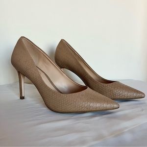 Jessica Simpson Textured Snake Print Heeled Pumps
